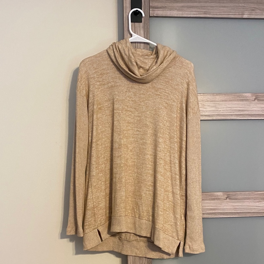 Gap- cowl neck sweater
